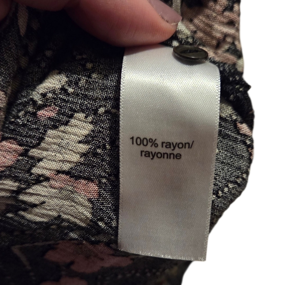 Women’s Maurices XXL Atwood 3/4 Sleeve Black Floral Print V Neck Shirt - Picture 3 of 6